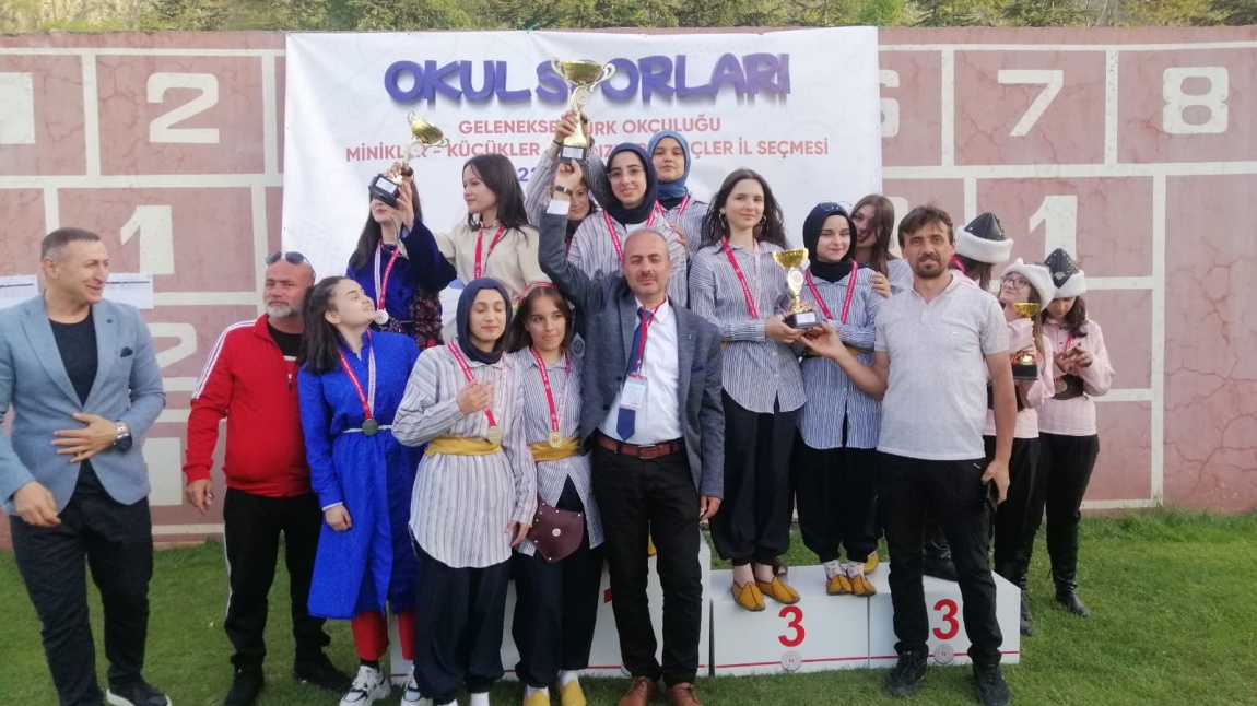 Geleneksel Türk Okçuluğu Tokat Okul Sporları Yarışmasında 